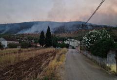 FOTO/VIDEO - Požar u Jasenici, ugrožene kuće